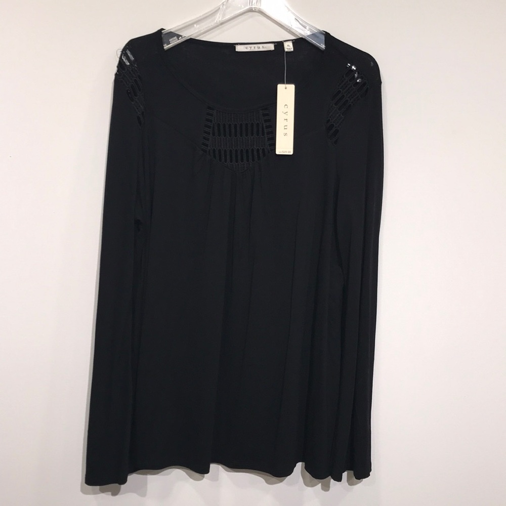 Woman black shirt size xl Cyrus brand new